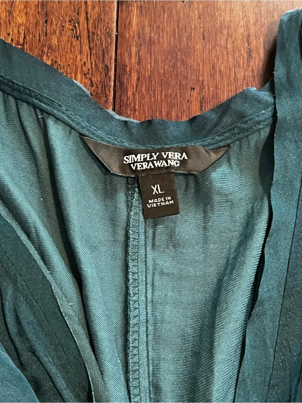 Simply Vera Vera Wang Teal Sleeveless V-Neck Blouse - Picture 2 of 3